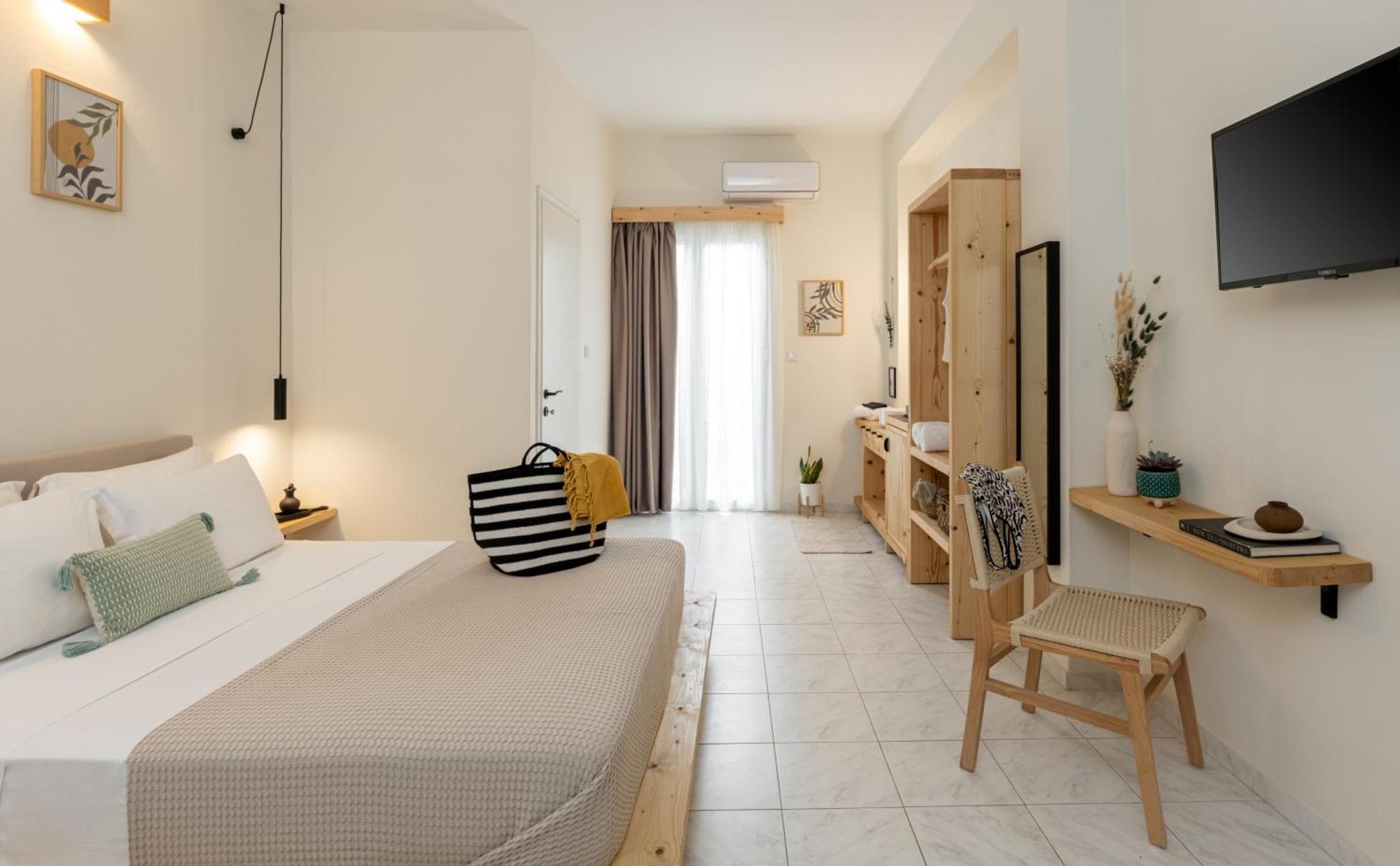 Capella Skiathos, Town Exterior photo
